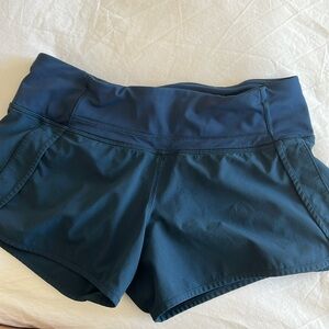 Lululemon shorts size 6